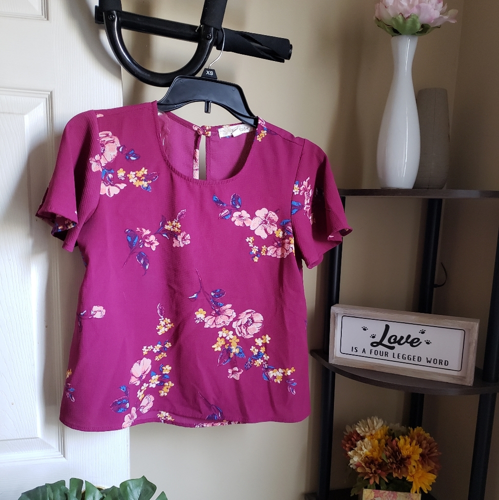 Pink Floral Tee Shirt Blouse!